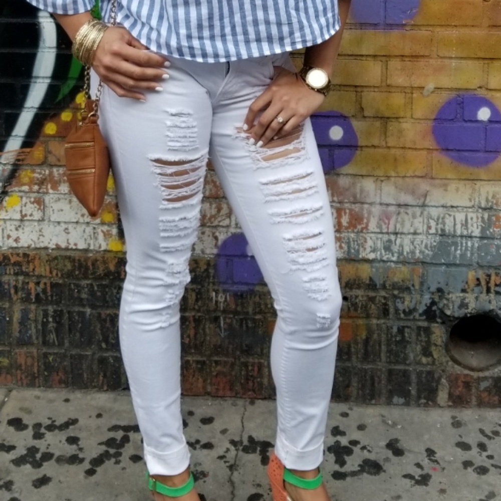 White denim distressed jeans